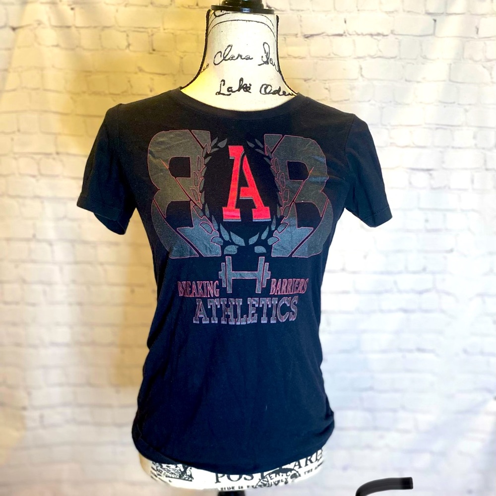 Fitted workout tee